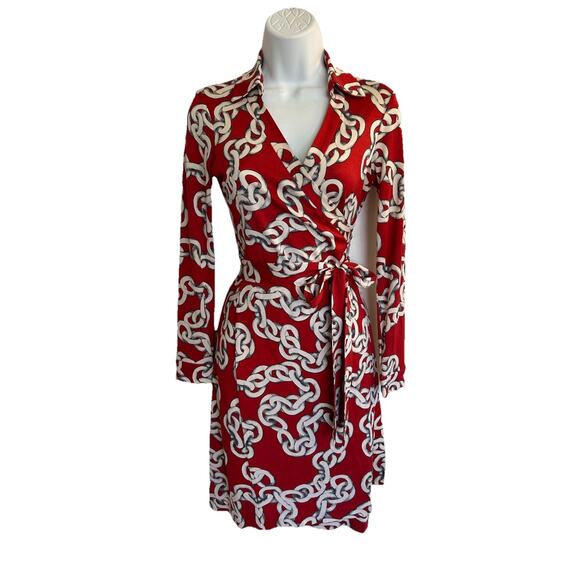 Size 4 DVF Diane von Furstenberg JEANNE Deep Red Chain Link Silk Wrap Dress - Picture 1 of 6